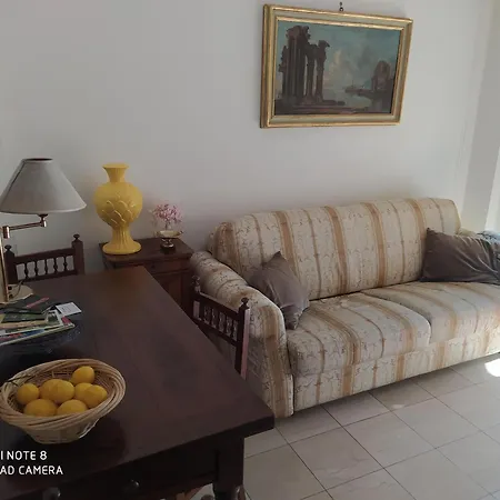Bilocale Lungomare Con Piscina Daire Roma
